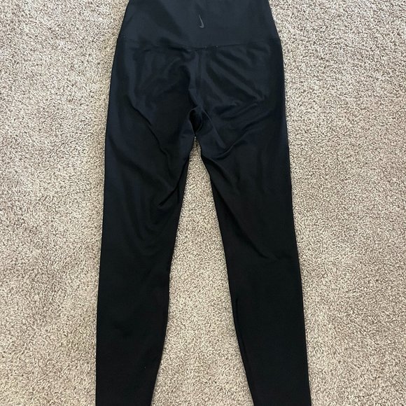Nike Women's Black High Waisted Yoga Leggings - Picture 2 of 2